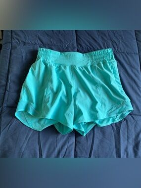 lululemon athletica Hottie Hot High Rise Lined Shorts 4” Size 6